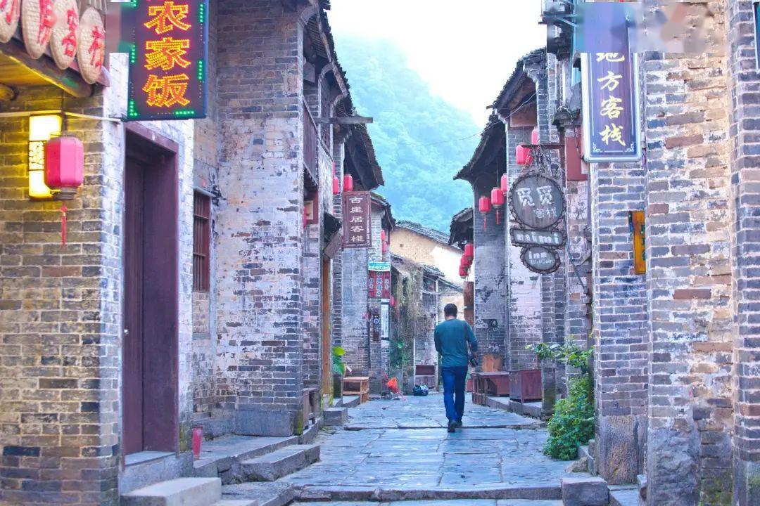 一个问答网站-高圆圆谈女性魅力是多维的,中年女性如何保持魅力?